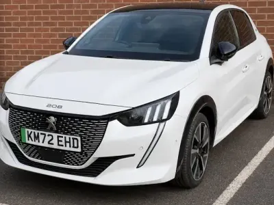 Used Peugeot e-208 Premium 100 kW (136 HP) 2022 White Hatchback