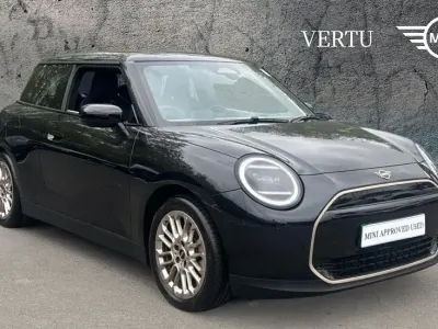 Occasion Mini Cooper Exclusive 135 kW (184 ch) 2024 Noir Citadine