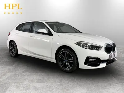 Używany BMW 116 Sport Line 116 KM (85 kW) 2022 Biały Hatchback