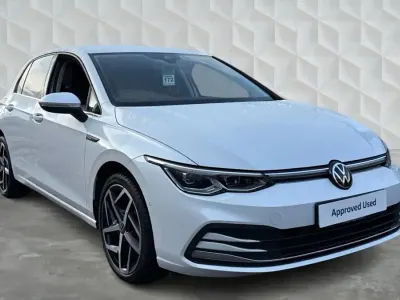 Używany VW Golf VIII Style 130 KM (95 kW) 2022 Biały Hatchback