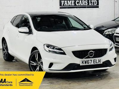 Begagnad Volvo V40 R-Design Pro 122 HK (89 kW) 2017 Vit Halvkombi
