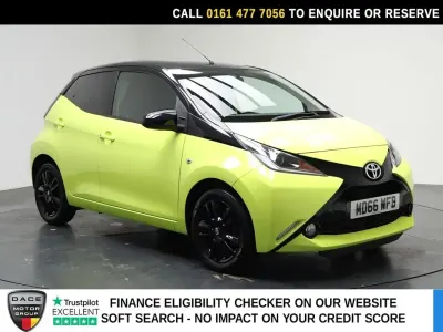 Used Toyota Aygo X-cite 68 HP (50 kW) 2017 Yellow Hatchback