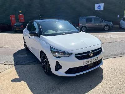 Used Vauxhall Corsa SRi 100 HP (73 kW) 2021 White Hatchback