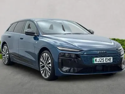 Begagnad Audi A6 e-tron Advanced 210 kW (286 HK) 2025 Blå Kombi