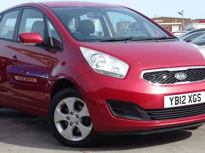 Used Kia Venga 125 HP (91 kW) 2012 Red Hatchback