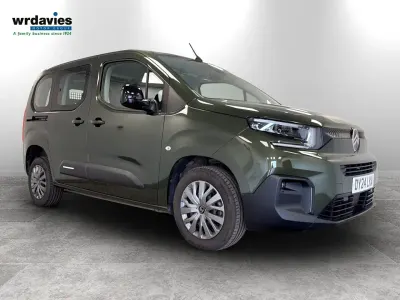 Used Citroën e-Berlingo PureTech 110 HP (80 kW) 2024 Green