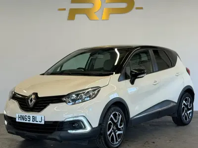 Used Renault Captur Iconic 90 HP (66 kW) 2019 Cream/black SUV
