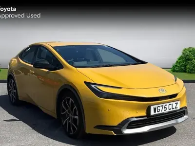 Usado Toyota Prius 223 CV (164 kW) 2025 Amarillo Utilitario