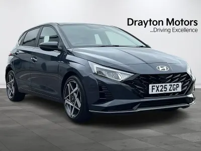 Używany Hyundai i20 Premium 100 KM (73 kW) 2025 Szary Hatchback