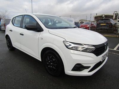 Used Dacia Sandero Essentiel 2022 Glacier white Hatchback