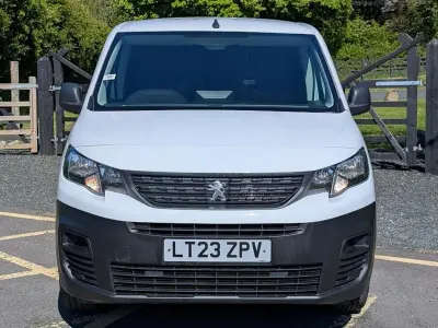 Used Peugeot Partner Premium 102 HP (75 kW) 2023 White MPV