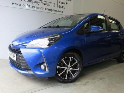 Used Toyota Yaris 111 HP (81 kW) 2019 Blue Hatchback