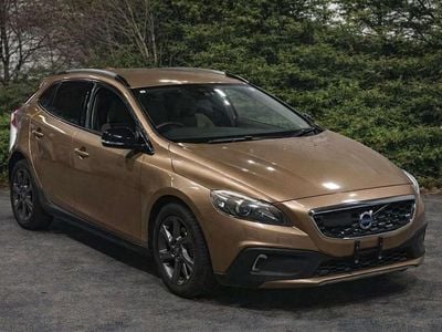 Gold Used 2014 Volvo V40 R-Design Hatchback | £8,990 (Good price)