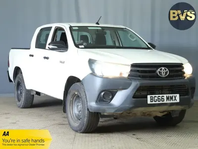Used Toyota HiLux Active 150 HP (110 kW) 2016 White Pickup