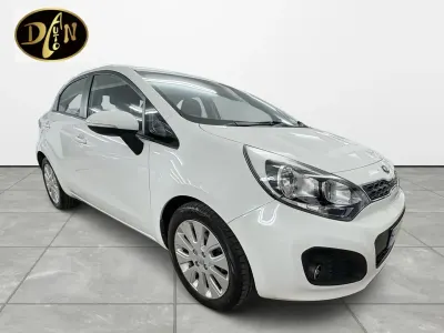 Used Kia Rio 85 HP (62 kW) 2013 White Hatchback