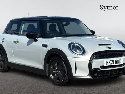 Usado Mini Cooper S Classic 176 HP (129 kW) 2021 Prateado Citadino