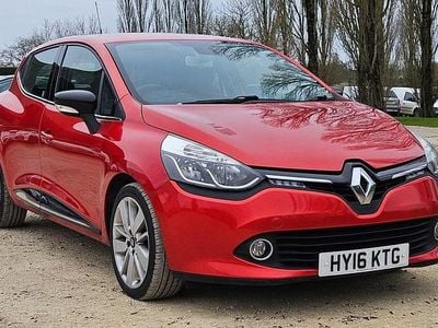 Used Renault Clio IV Dynamique 90 HP (66 kW) 2016 Red Hatchback
