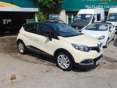 Used Renault Captur Dynamique 90 HP (66 kW) 2016 Cream SUV