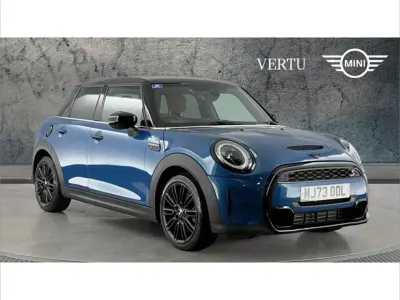 Usado Mini Cooper S Exclusive 178 HP (130 kW) 2023 Azul Citadino
