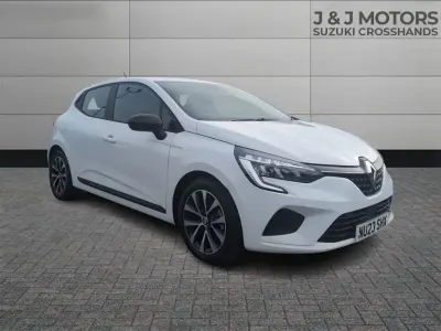 Used Renault Clio V Evolution 2023 White Hatchback