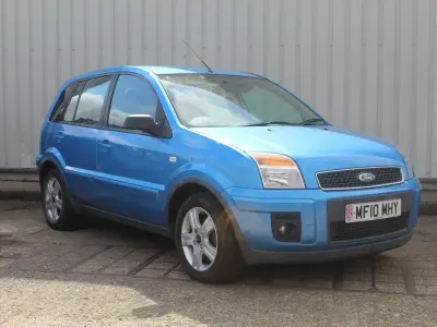 Used Ford Fusion Zetec 80 HP (58 kW) 2010 Blue Hatchback