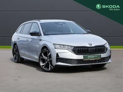 Używany Skoda Octavia SportLine 147 KM (108 kW) 2025 Srebrny Kombi