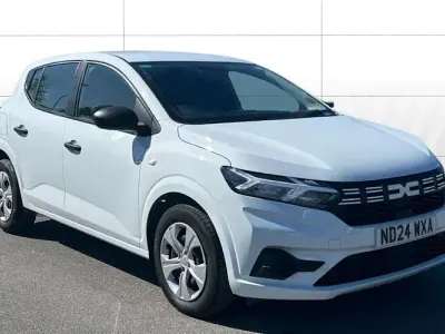 Gebraucht Dacia Sandero Essentiel 91 PS (66 kW) 2024 Weiß Kleinwagen