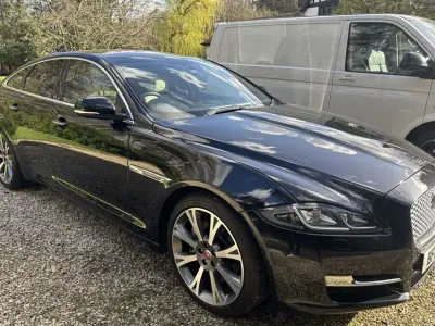 Usado Jaguar XJ Portfolio 300 HP (220 kW) 2018 Preto Sedan