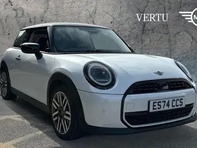 Used Mini Cooper Classic 204 HP (150 kW) 2024 White Hatchback
