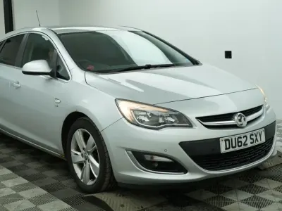 Used Vauxhall Astra SRi 165 HP (121 kW) 2012 Silver Hatchback