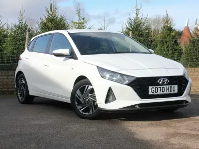 Käytetty Hyundai i20 SE 100 HP (73 kW) 2021 Valkoinen Viistoperä