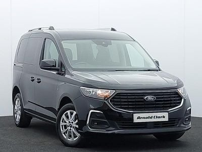 Usado Ford Tourneo Titanium 2023 Preto Carrinha