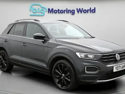 Usado VW T-Roc Black Edition 150 HP (110 kW) 2021 Cinzento SUV