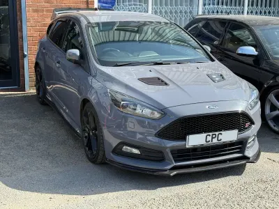 Used Ford Focus Style 242 HP (177 kW) 2017 Grey Hatchback