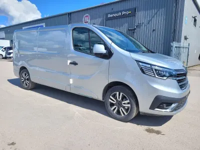 New Renault Trafic 2026 Grey MPV