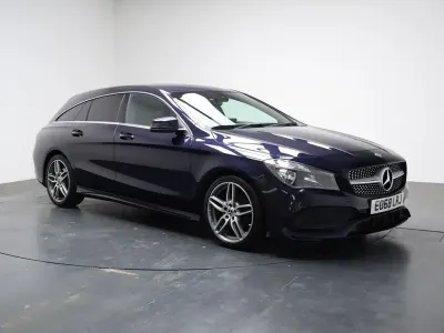 Usado Mercedes CLA180 Shooting Brake AMG line 122 HP (89 kW) 2018 Azul Carrinha