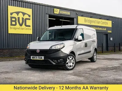 Używany Fiat Doblò 120 KM (88 kW) 2021 Srebrny Minivan