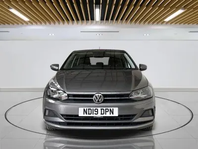 Usado VW Polo Edition 95 HP (69 kW) 2019 Cinzento Citadino