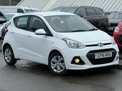 Used Hyundai i10 SE 87 HP (63 kW) 2016 White Hatchback