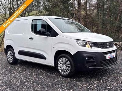 White Used 2022 Peugeot Partner Premium MPV | £8,495 (Good price)