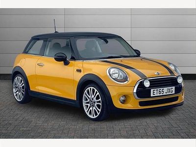 Used Mini Cooper Hatch 136 HP (100 kW) 2016 Volcanic orange Hatchback
