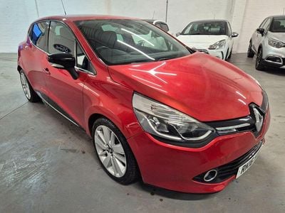 Red Used 2016 Renault Clio IV Dynamique Hatchback | £4,190 (Good price)