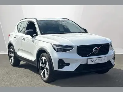 Used Volvo XC40 Plus 161 HP (118 kW) 2024 White SUV