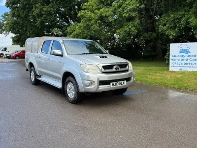 Used Toyota HiLux 144 HP (105 kW) 2010 Silver Pickup