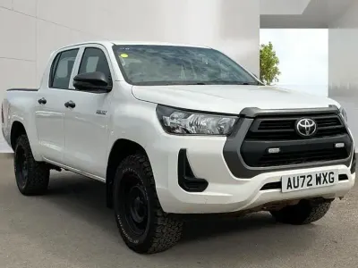 Used Toyota HiLux Active 150 HP (110 kW) 2022 White Pickup