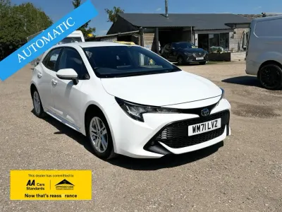 Used Toyota Corolla 2022 White Hatchback
