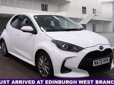 Used Toyota Yaris Hybrid 116 HP (85 kW) 2022 White Hatchback