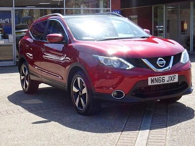 Used Nissan Qashqai N-Connecta 130 HP (95 kW) 2016 Red SUV