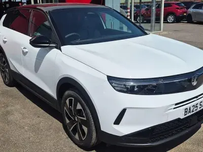 Used Vauxhall Grandland X GSe 145 HP (106 kW) 2025 White SUV