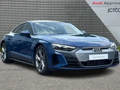 Second-hand Audi e-tron GT quattro Comfort 384 kW (523 CP) 2022 Albastru Berlinǎ